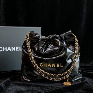 Chanel 22 Large in Quilted Patent Leather